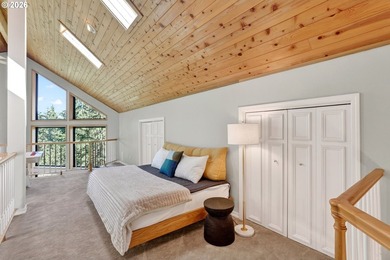 Gorgeous custom chalet on 20 secluded acres with stunning Mount - photo 18