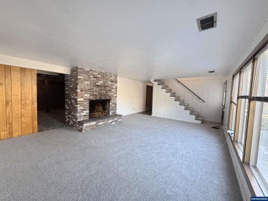 Open House  1/22/26  1-3pm  1/25/26 3-5pm Welcome home to this