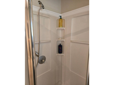 Beautifully maintained, furnished 3-bedroom, 2.5-bath waterfront - photo 20