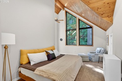 Gorgeous custom chalet on 20 secluded acres with stunning Mount - photo 20