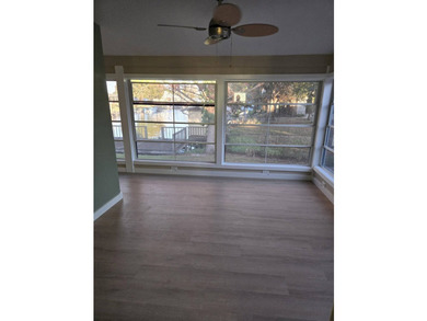 Beautifully maintained, furnished 3-bedroom, 2.5-bath waterfront - photo 30