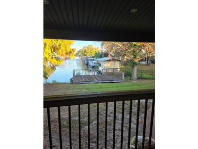 Beautifully maintained, furnished 3-bedroom, 2.5-bath waterfront - photo 37