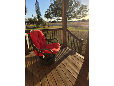 Beautifully maintained, furnished 3-bedroom, 2.5-bath waterfront - photo 38