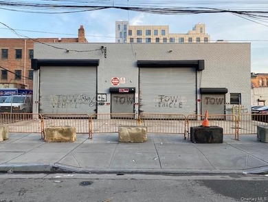 Vacant 2,400 SF Block Warehouse Building. Parking on Site - photo 1