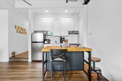This affordable downtown Minneapolis condo offers gorgeous - photo 5