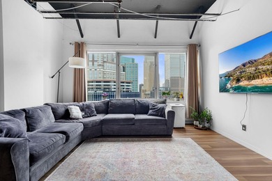 This affordable downtown Minneapolis condo offers gorgeous - photo 8