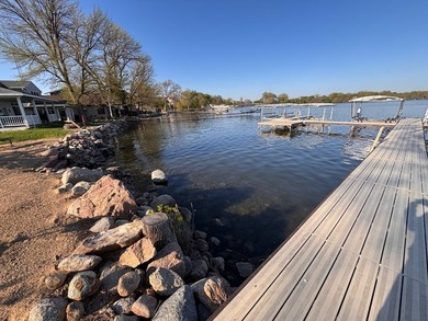 Experience the best of refined lake living with this exceptional - photo 7