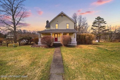 (private lake, pond, coastal) Home For Sale in Stroudsburg Pennsylvania