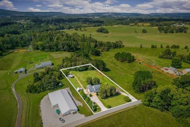 (private lake, pond, creek) Home Active Under Contract in Sparta Tennessee