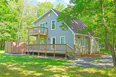 Towamensing Trails Lake Home For Sale in Penn Forest Pennsylvania