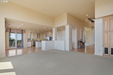 Commanding panoramic views of Mt. Adams, Mt. Hood, and Mt. St - photo 23