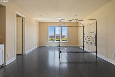Commanding panoramic views of Mt. Adams, Mt. Hood, and Mt. St - photo 43