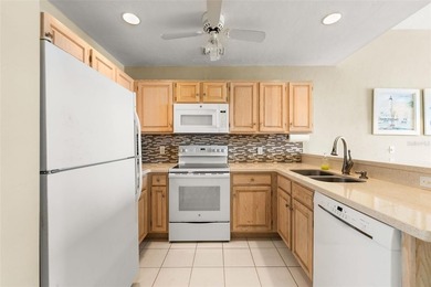Unbelievable Value! Lake Santa Fe lakefront living with 30 X 30 - photo 10