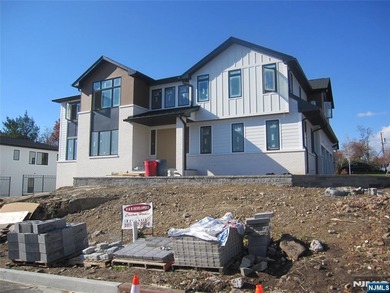 Hudson River Home For Sale in Englewood Cliffs New Jersey