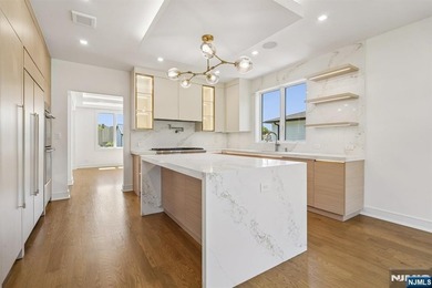 NEW CONSTRUCTION MODERN STYLE. OVER 6799 SQ.FT.OPEN FLOOR PLAN - photo 8