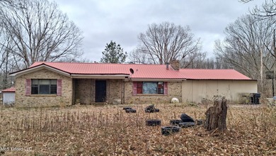 HUGE potential on this fixer-upper on 14+- acres with a shop! 3 - photo 2