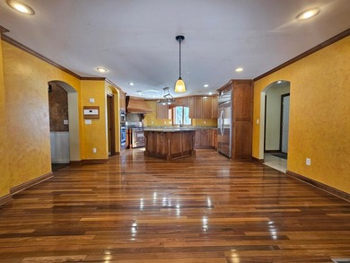 Suitable for multi-generational living! Elevatored 8344 Square - photo 6