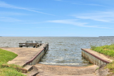 Beautiful Designed Waterview Home - photo 7