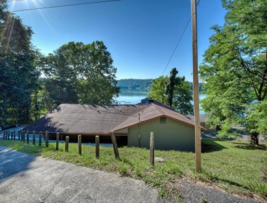 Boone Lake Home For Sale in Kingsport Tennessee