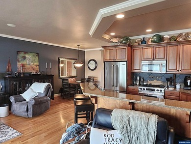 Rare opportunity! Stunning lakefront townhome in a secure gated - photo 8