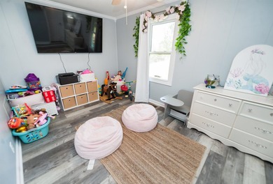 Perfect location in the desired district 2 on Lake Bowen. This - photo 6