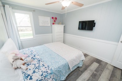Perfect location in the desired district 2 on Lake Bowen. This - photo 10