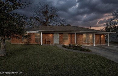 Charming rancher in a well established neighborhood at Quarels - photo 2
