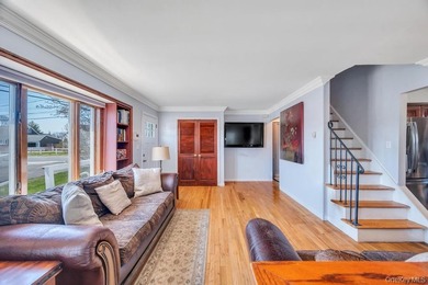 Welcome to this charming 3-bedroom, 2 full bathroom Cape nestled - photo 14