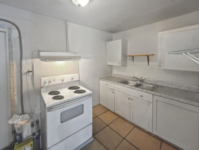 Triplex, 1/1 each unit centrally located in Fort Pierce. Rents - photo 9