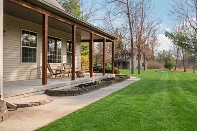 406' of Lake St. Helen frontage and a stunning home nestled on - photo 4