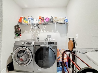 Welcome to this spacious and beautifully maintained 5-bedroom - photo 49