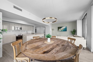 Stunning lower penthouse with incredible 180-degree panoramic - photo 6