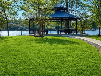 An exceptional opportunity to craft your custom dream residence - photo 8