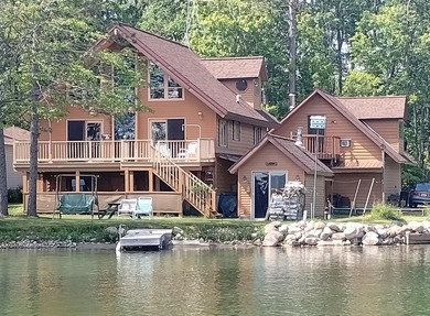 This unique home has incredible, beachfront on scenic Ess Lake - photo 9