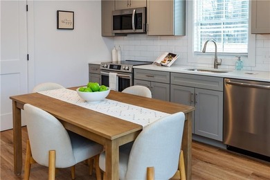 FIRST FLOOR - 1 Level Luxury! Beautiful new 1-bedroom units in - photo 11