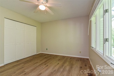 Enjoy low maintenance living and a prime location! Spacious - photo 16