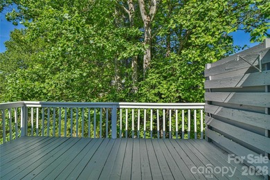 Enjoy low maintenance living and a prime location! Spacious - photo 19