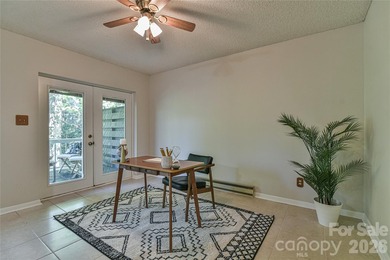 Enjoy low maintenance living and a prime location! Spacious - photo 24