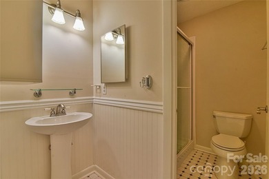 Enjoy low maintenance living and a prime location! Spacious - photo 27