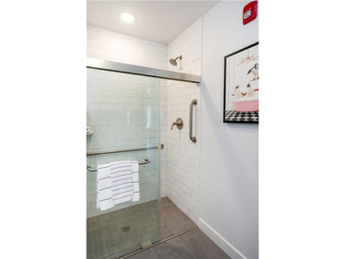 FIRST FLOOR - 1 Level Luxury! Beautiful new 1-bedroom units in - photo 32