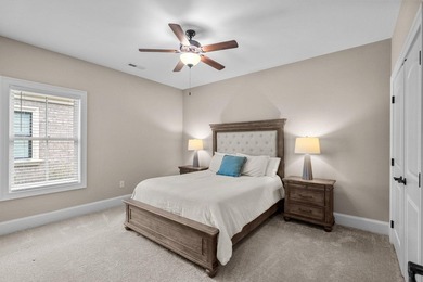 Welcome to this stunning single-level 3-bedroom, 2-bathroom - photo 33