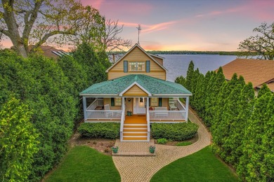 LOCATION. LOCATION LOCATION!!!! This charming home sits on - photo 1
