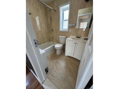 Beautiful single-family home in Bayside on a 48x125 lot, offered - photo 12