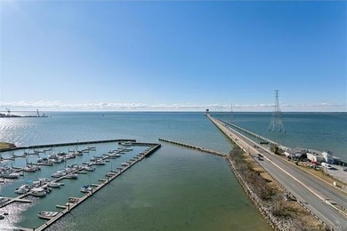 Truly one-of-a-kind at just over 2400 sq ft, this spectacular - photo 13