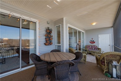 WALK-IN-NO STEPS LAKE LIVING! Experience effortless lakeside