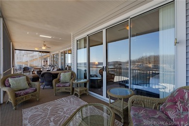 WALK-IN-NO STEPS LAKE LIVING! Experience effortless lakeside