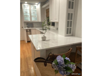 A rare fully furnished home in one of Waterbury's most unique - photo 17