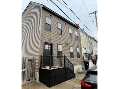 Allegheny River Home Sale Pending in Pittsburgh Pennsylvania
