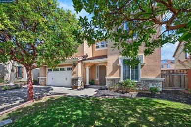Welcome to an exceptional residence in the sought-after gated - photo 4