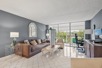 Well-maintained and furnished 1-bedroom condo featuring a - photo 6
